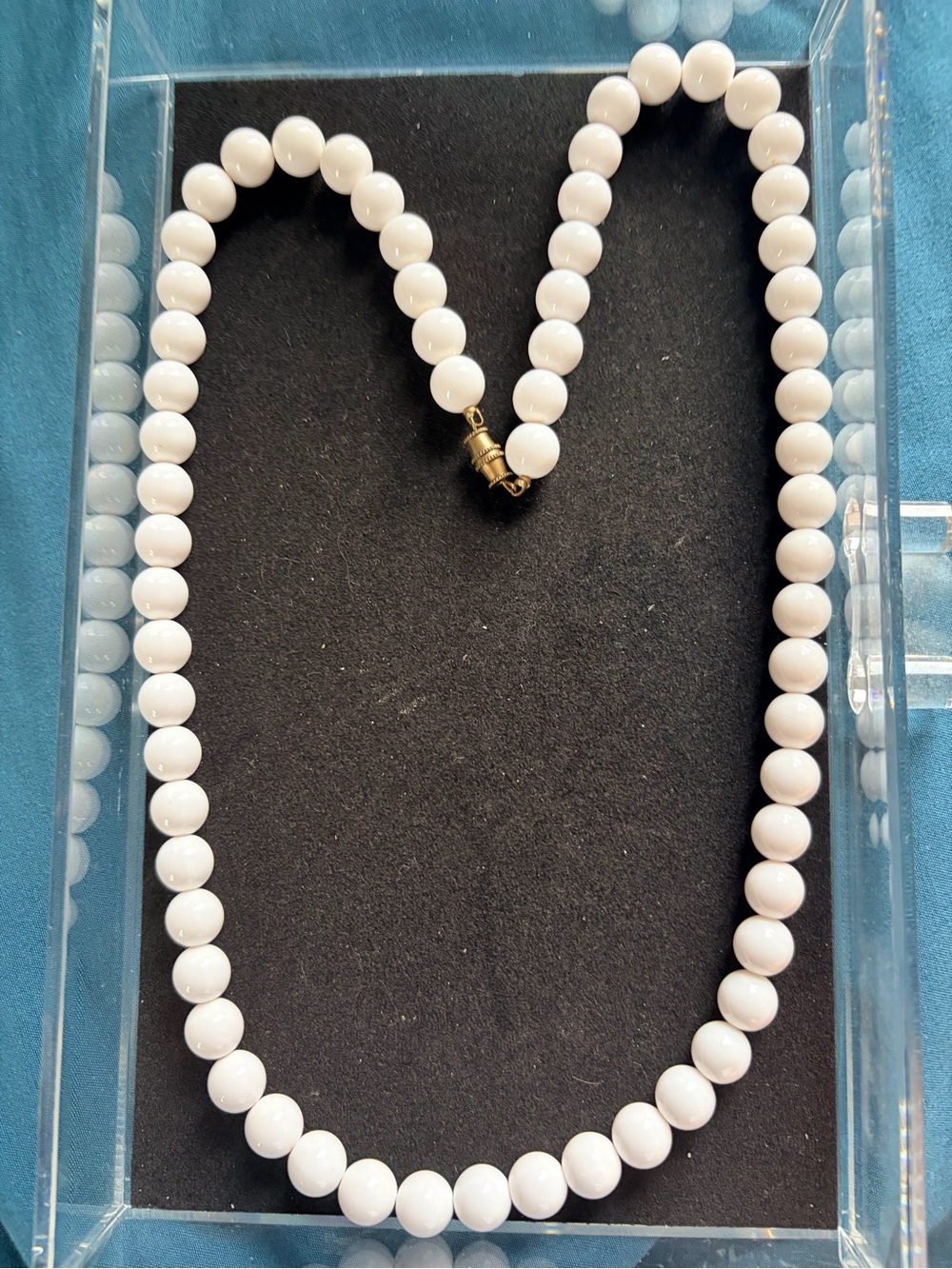 Vintage White Beaded Necklace Large Round Beads Gold Tone Barrel Clasp